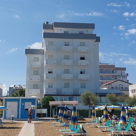 Hotel Driade Sul Mare リミニ エクステリア 写真