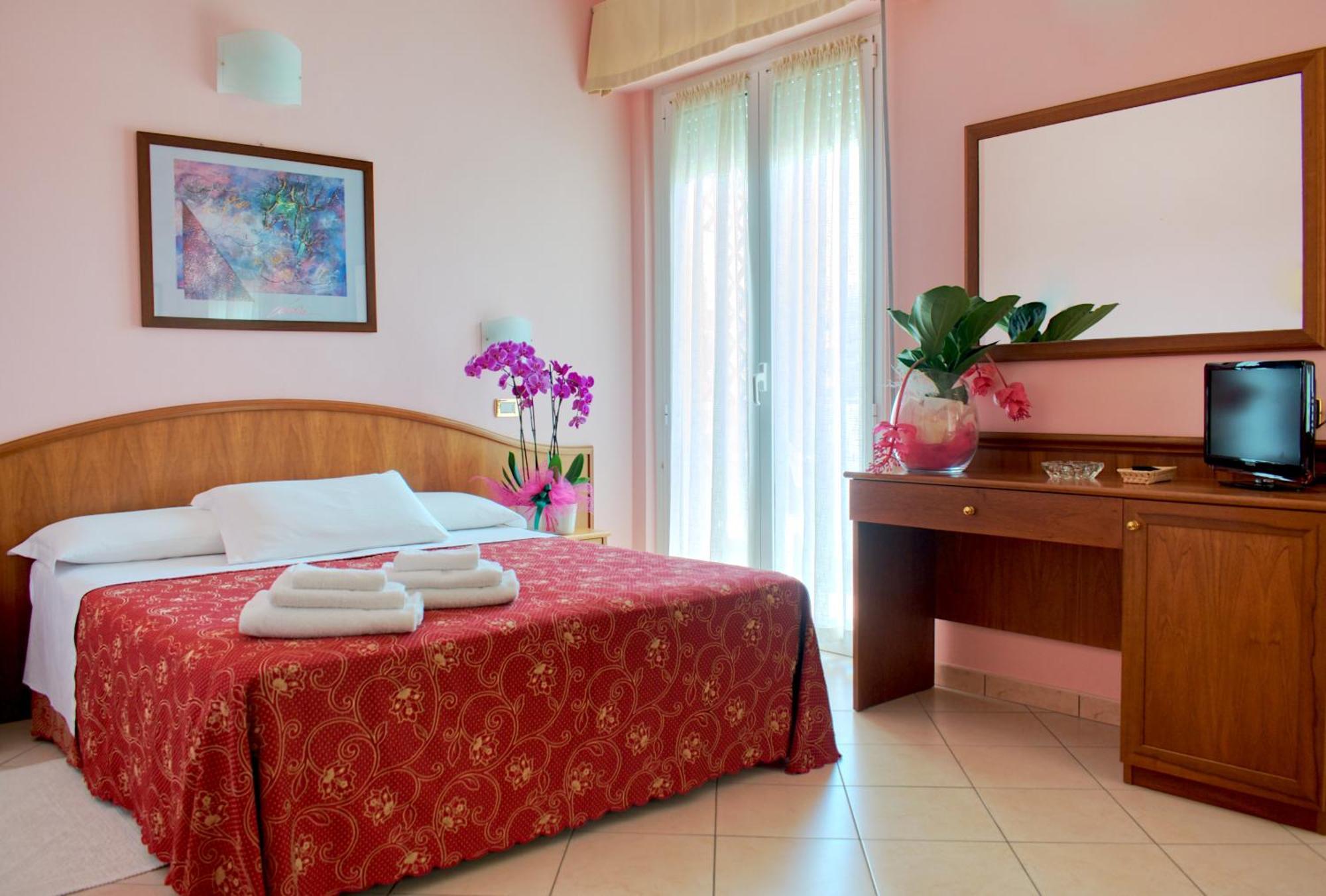 Hotel Driade Sul Mare リミニ エクステリア 写真
