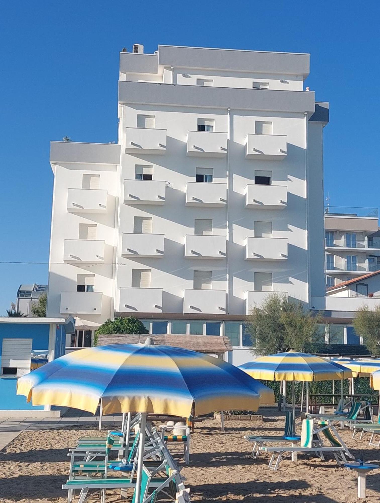Hotel Driade Sul Mare リミニ エクステリア 写真